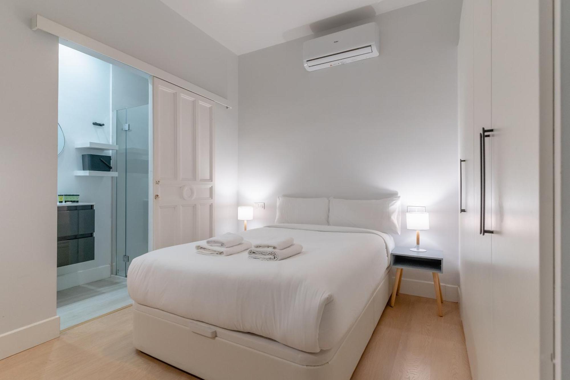 Апартаменти Cozy And Central-1Bd 1Bth- Cortes Мадрид Екстер'єр фото